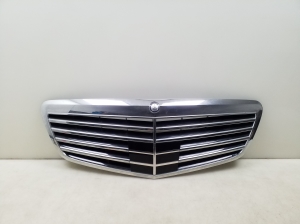  Front grille 