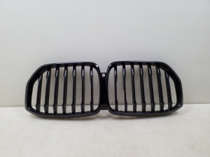  Front grille 