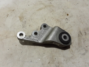  Engine holder 