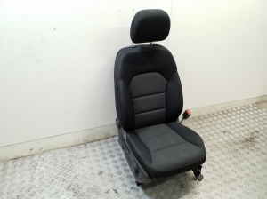 Mercedes Benz B-Class 246 (2011–2017) Priekšējais sēdeklis un tā detaļas - 3