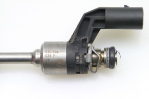  Fuel injector 