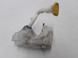   Front washer fluid reservoir  - 289100003R 