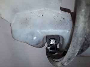 RENAULT Laguna III (2007–2015) Front washer fluid reservoir 289100003R - 4