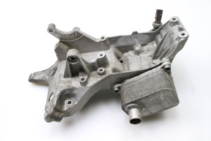 AUDI A4 B8 (2007–2016) Õlifiltri hoidik 06H903143H - 2