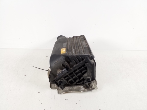 Mercedes Benz C-Class 205 (2014–2021) Luftfiltergehäuse A2740900201 - 4