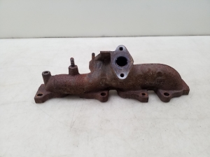  Exhaust manifold 