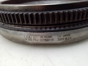 Volkswagen Tiguan (2017–2026) Sajūga spararats 04L105266H - 3