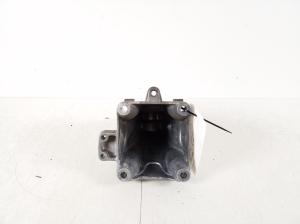 Mercedes Benz C-Class 205 (2014–2021) Motorhalter A2742231004 - 2