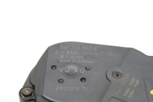 AUDI A4 B7 (2004–2008) Drosselklappe 06F133062E - 3