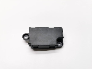 Tesla Model 3 3 (2016–2024) Antenna amplifier 1447430-00-A - 2