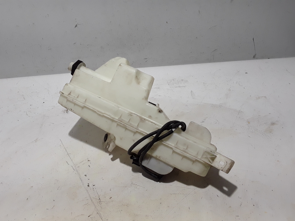 Used VOLVO XC60 Windscreen washer tank front 31699968