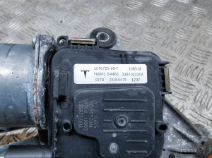 Tesla Model 3 3 (2016–2024) Windshield wiper mechanism 1076725-99-F - 3