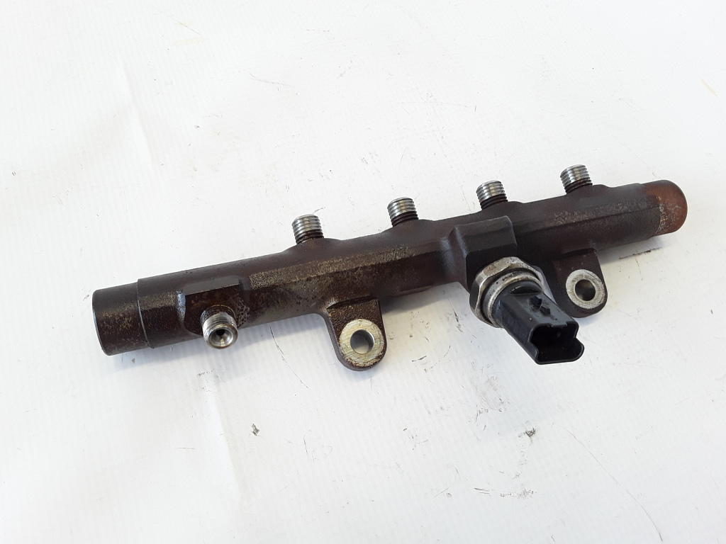 RENAULT Laguna 3 generation (2007-2015) Fuel Rail 8200296867, 8200815617 21072655