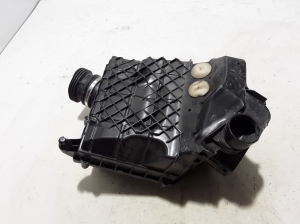 VOLVO XC60 (2017–2026) Luftfiltergehäuse 31474862 - 3