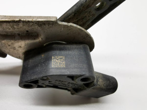 Tesla Model 3 3 (2016–2024) Front ride height sensor 1044941-00-B - 2