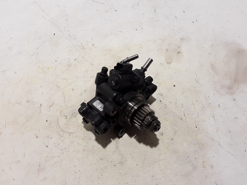 Used RENAULT Master Fuel pump 167008683R