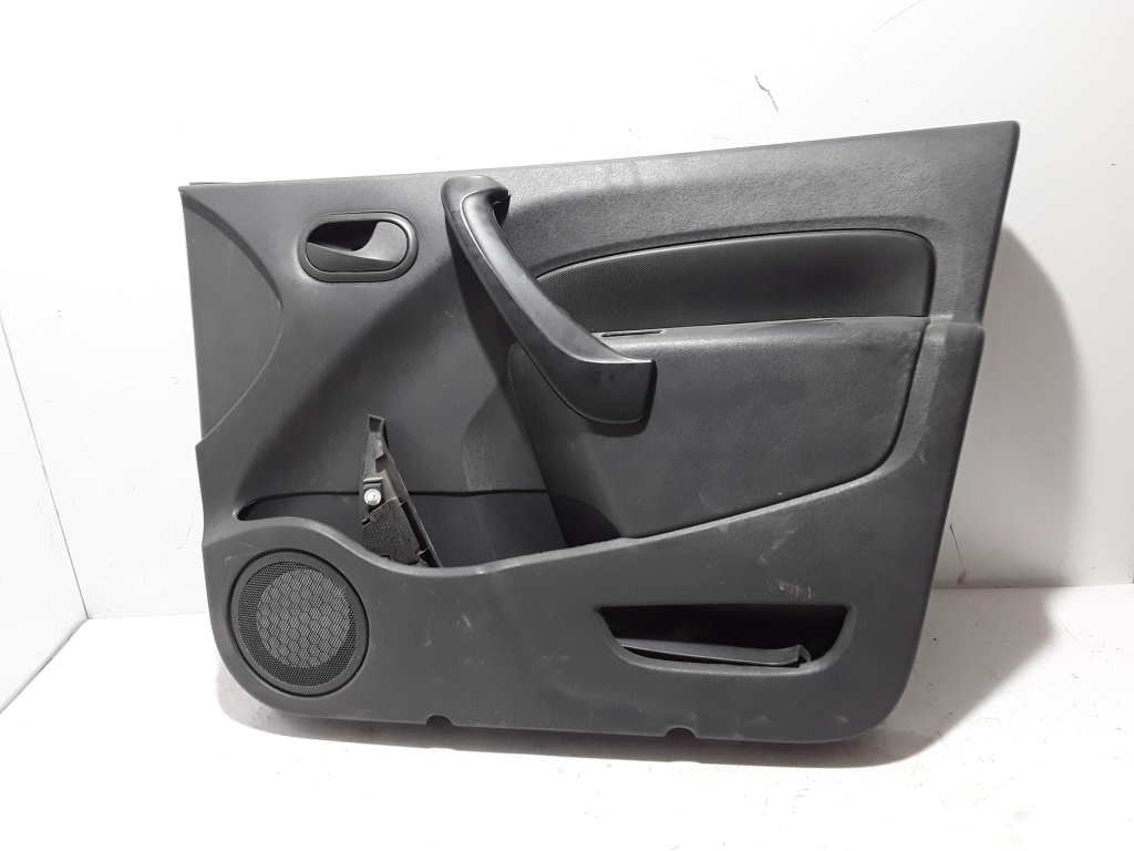 Tappetino conducente in velluto beige compatibile con Mercedes ML W164 (2005-2011, SUV) – con fissaggi – su misura