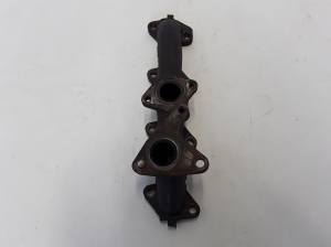  Exhaust manifold 