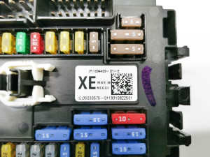 Tesla Model X X (2015–2026) Drošinātāju kaste salonā 1034409-01-E - 2