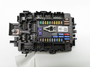 Interior fuse box - 1034409-01-e
