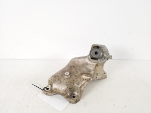Motorhalter - A1772230104