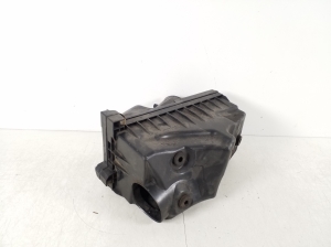 TOYOTA Avensis T25 (2003–2008) Luftfiltergehäuse 17701-0R010 - 4
