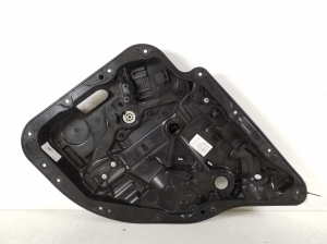 Rear side door window regulator and its parts