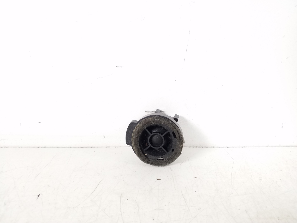 TOYOTA Avensis T27 Subwoofer 86160-02700 21611524