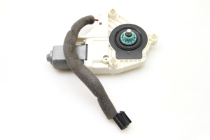 Skoda Superb (2008–2015) Front door window regulator motor 8K0959801A - 3