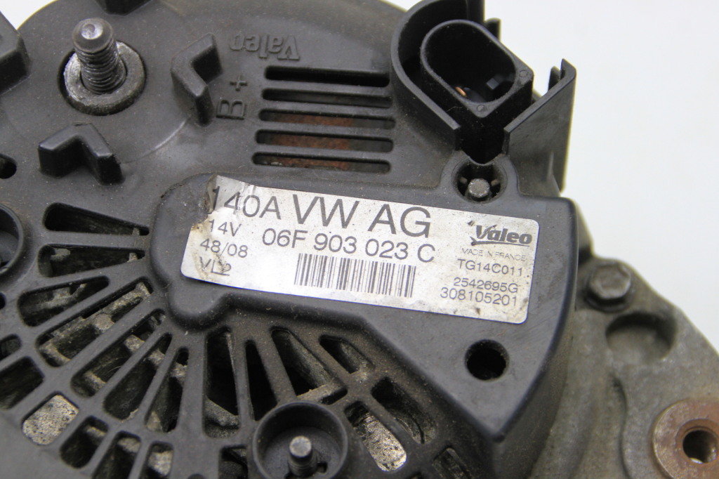 VOLKSWAGEN Passat B6 (2005-2010) Alternator 06F903023C 25092761