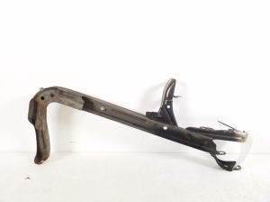TOYOTA Avensis T25 (2003–2008) Esiraami keskosa lukust allapoole 53208-05040 - 2