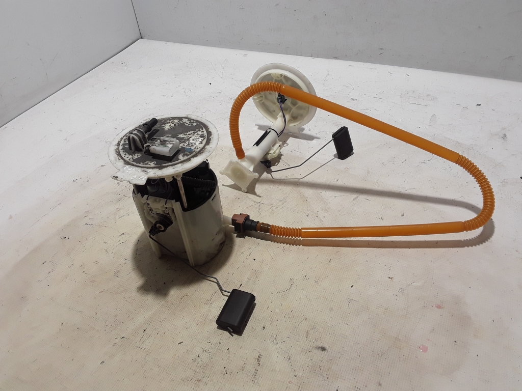 Used Dodge Durango Fuel pump in the tank 68250900AA