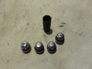   Wheel nuts, bolts 