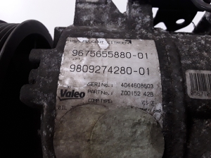  Air conditioner compressor 