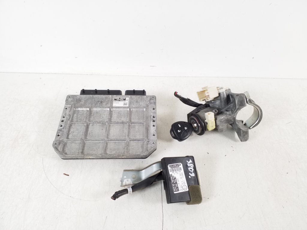 TOYOTA Avensis T27 Engine ECU Set 21611219