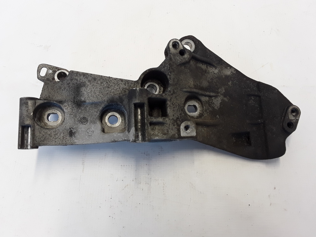 RENAULT Laguna 3 generation (2007-2015) Alternator bracket 8200669495 21072624