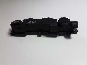  Valve cover 