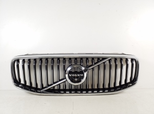  Front grille 