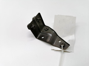 Front fender bracket