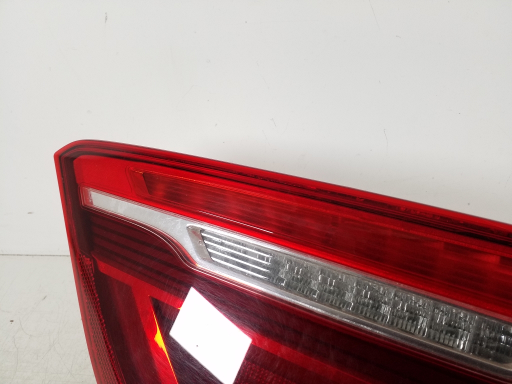 BMW X6 F16 (2014-2020) Galinio dangčio (bagažinės) dešinės pusės žibintas 2576428 21611821