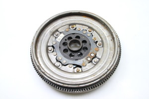  Clutch flywheel 