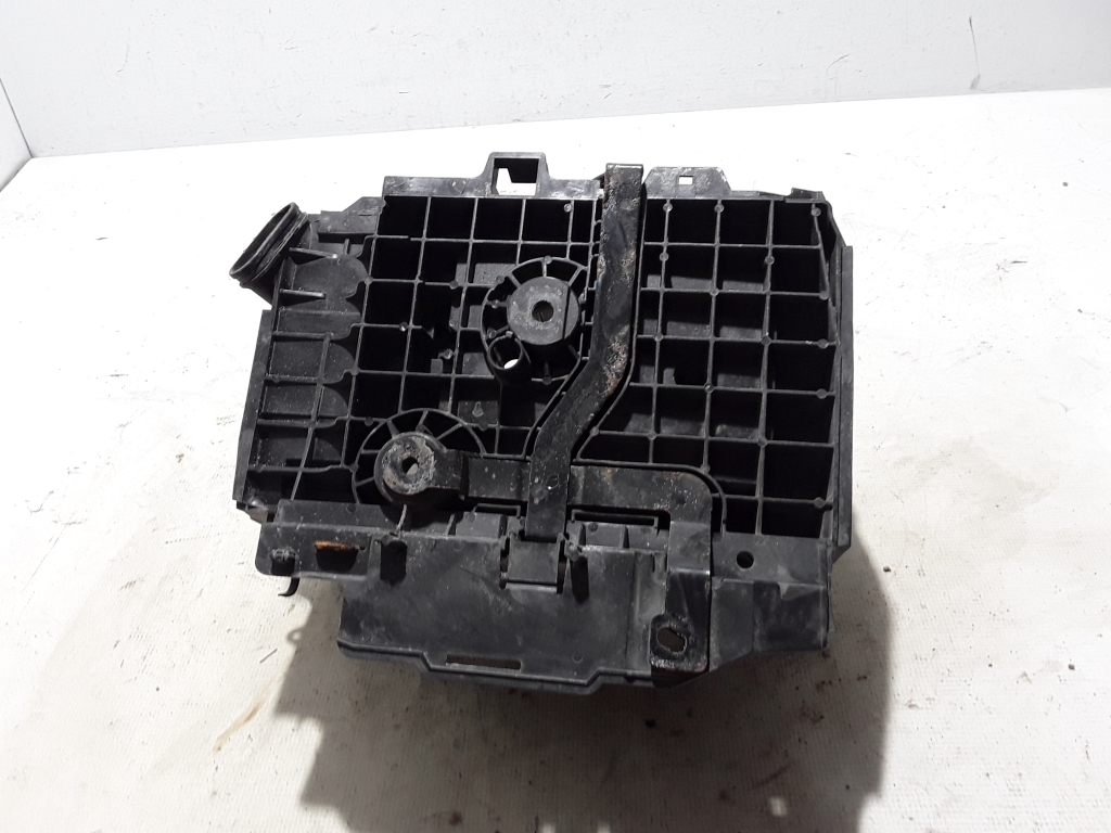 Used RENAULT Trafic Battery holder 244287528R