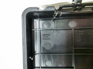  Cover fuse block front 