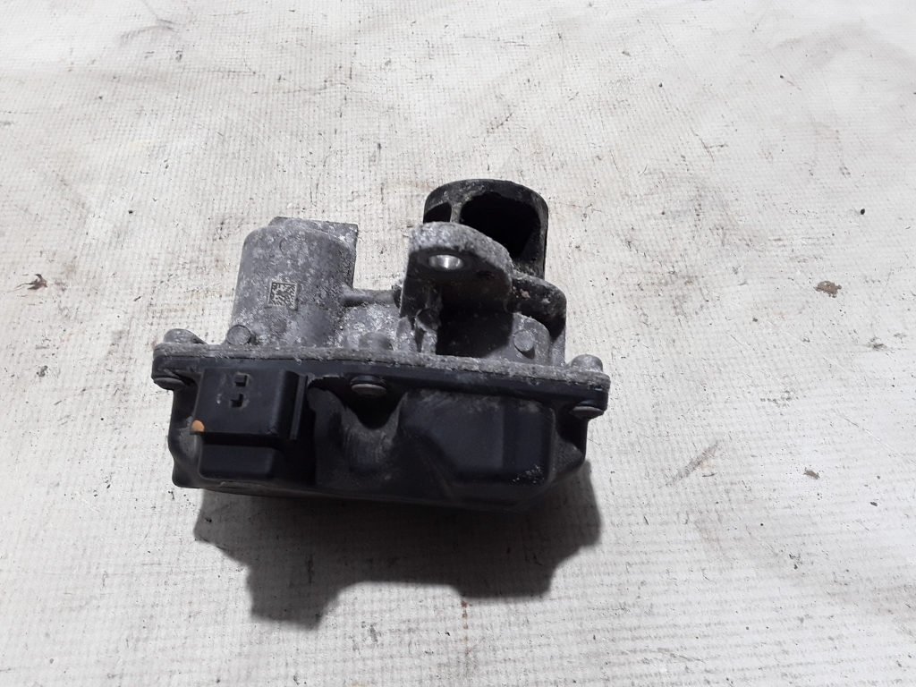 Used RENAULT Trafic EGR valve 147109948R