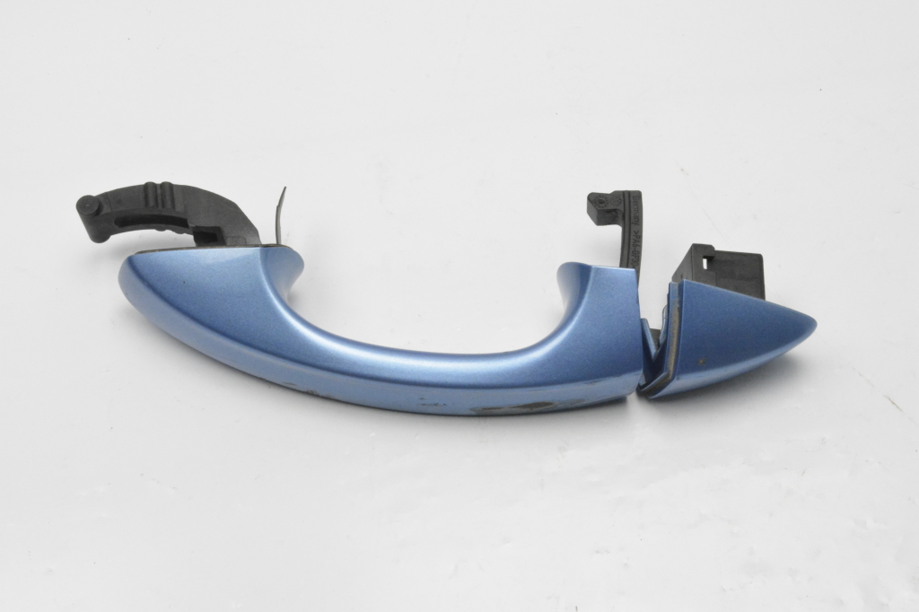 Skoda Fabia MK 3 (2014–2021) Front door external opening handle and its details 5GD837205 Skoda Fabia MK 3 (2014–2021) Front door external opening handle and its details 5GD837205