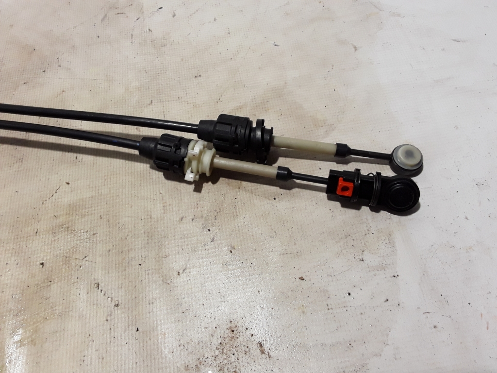 Used RENAULT Trafic Gear shift cable 349359296R