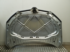  Engine hood 