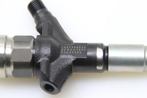 Subaru Legacy V (2009–2014) Kütusepihusti 16613AA020 - 3
