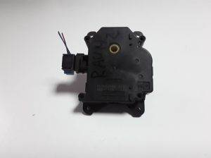 TOYOTA RAV 4 A4 (2012–2018) Salongi soojenduse klapi mootor 638002180 - 3
