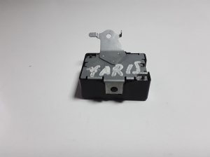 TOYOTA Yaris (2005–2011) Central locking control unit 897400D080 - 2